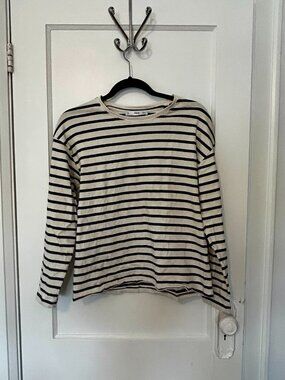 Black and White Striped Long-Sleeve T-Shirt 100% Cotton